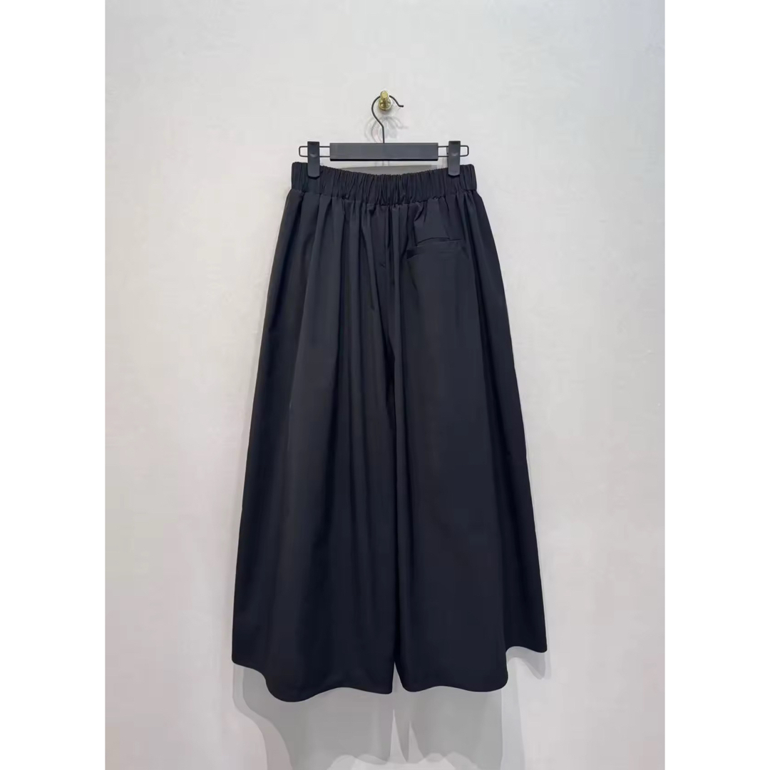 machatt メモリーキュロットパンツ ブラックの通販 by プロフ必読｜ラクマ