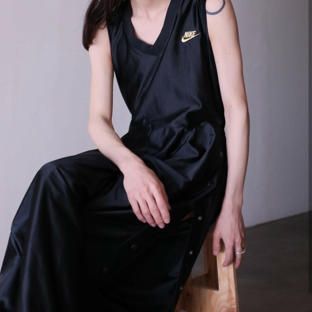 NIKE - 美品 ナイキ ジャンプスーツ オールインワン ブラック ゴールド