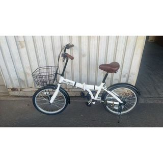 ホワイト折りたたみ 自転車 20インチ シマノ 6段変速 カゴ鍵の通販 by