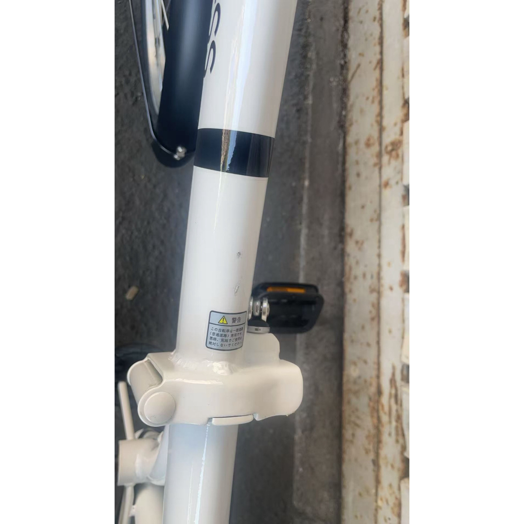 ホワイト折りたたみ 自転車 20インチ シマノ 6段変速 カゴ鍵の通販 by