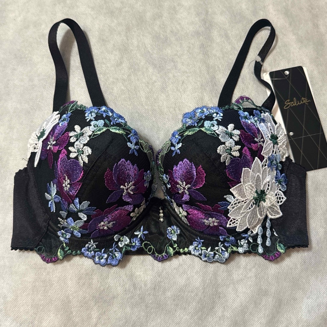 Wacoal - 【SALE】ワコール サルート 81G P-upブラ E65 2枚セット