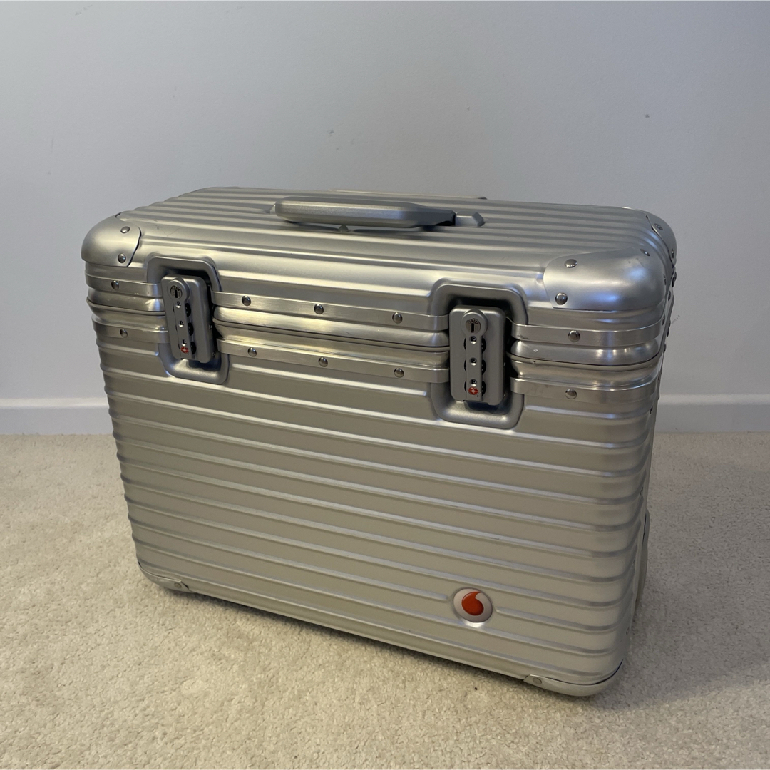 美品 RIMOWA × Vodafone Topas PILOT 2輪 アルミ