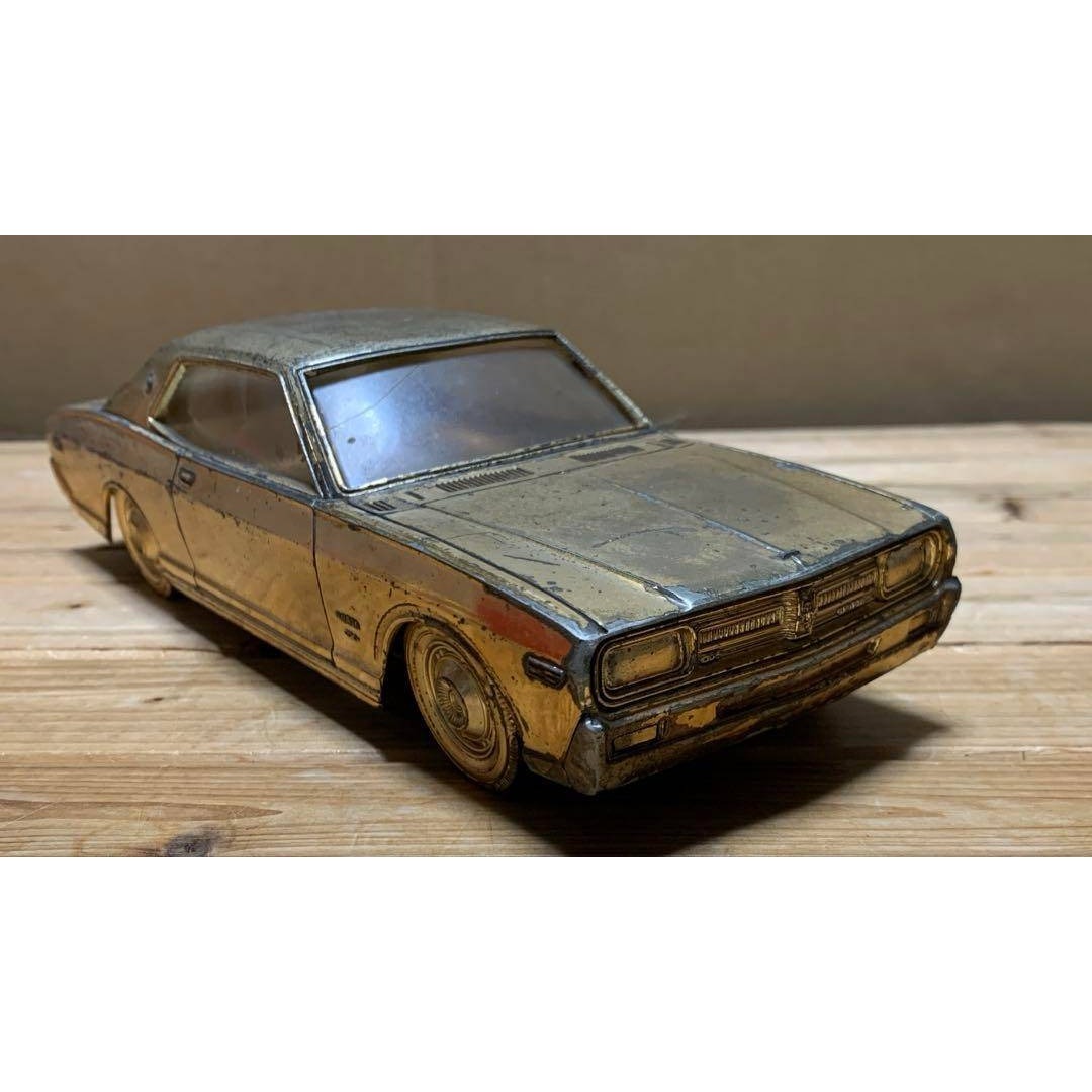 ニッサン グロリアハードトップ GX ダイカスト カー 希少品