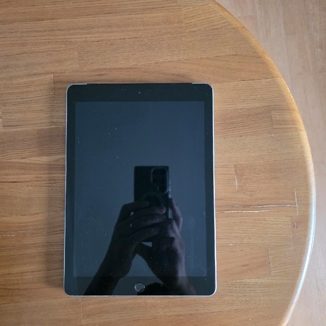 Apple - 【ジャンク】Apple iPad 第6世代 A1954 本体 シルバー 起動