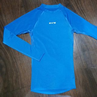 SKINS - スキンズ アンダーシャツの通販 by たかちゃん408's shop