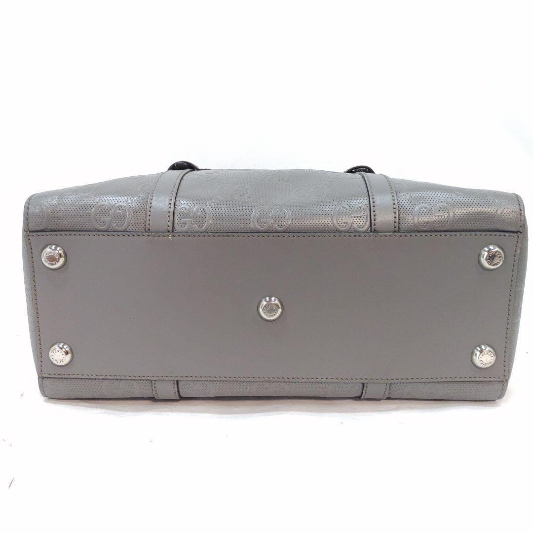 GUCCI - 【極美品】グッチ GGエンボス トートバッグ レザー A4可 肩掛