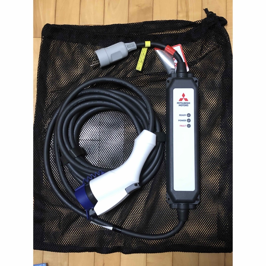 美品 三菱アウトランダーPHEV純正充電ケーブル200V 5m 227 美品三菱