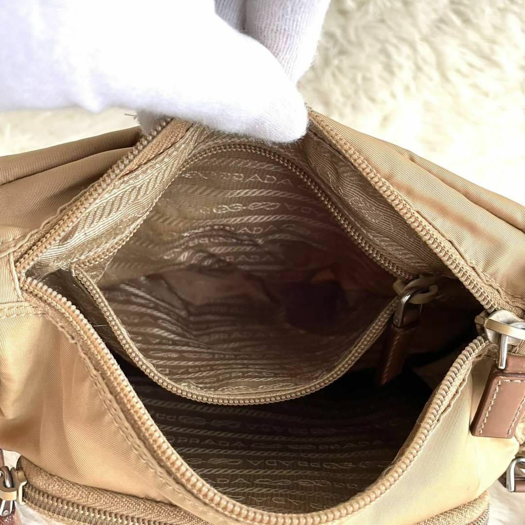 PRADA - 【美品】プラダ メッセンジャーバッグ ナイロン 三角ロゴ 斜め