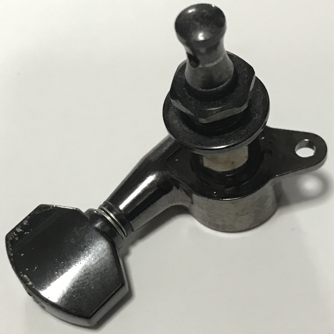 ペグ 1個 ゴトー製 コスモブラック 6連 4.5.6弦用の通販 by ボビスケ