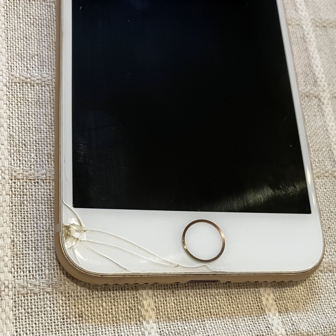 iPhone8 64GB ゴールド 画面割れあり SIMフリー 初期化済み