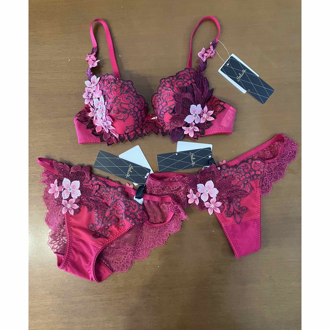 Wacoal - 新品未使用サルート 02グループ C70 RPブラ&ショーツ&ソング