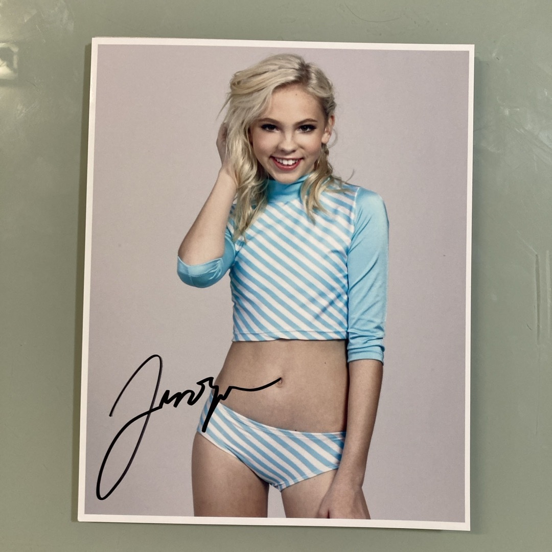 ジョーディン・ジョーンズ直筆サイン入り超大型写真…人気ダンサー…の