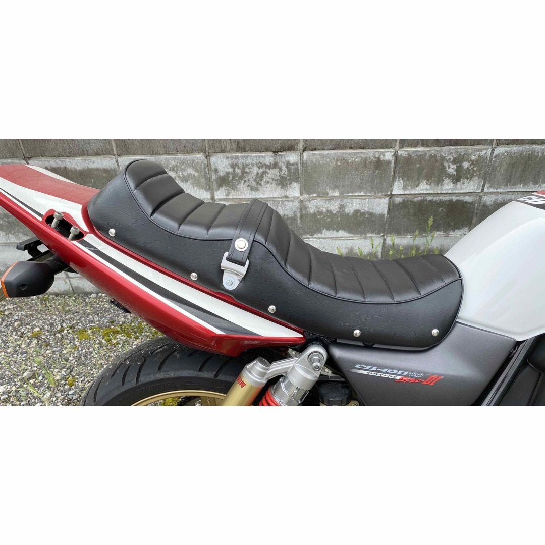 おひとつのみ！限定価格！cb400sf タックロールシート nc39 nc42の通販