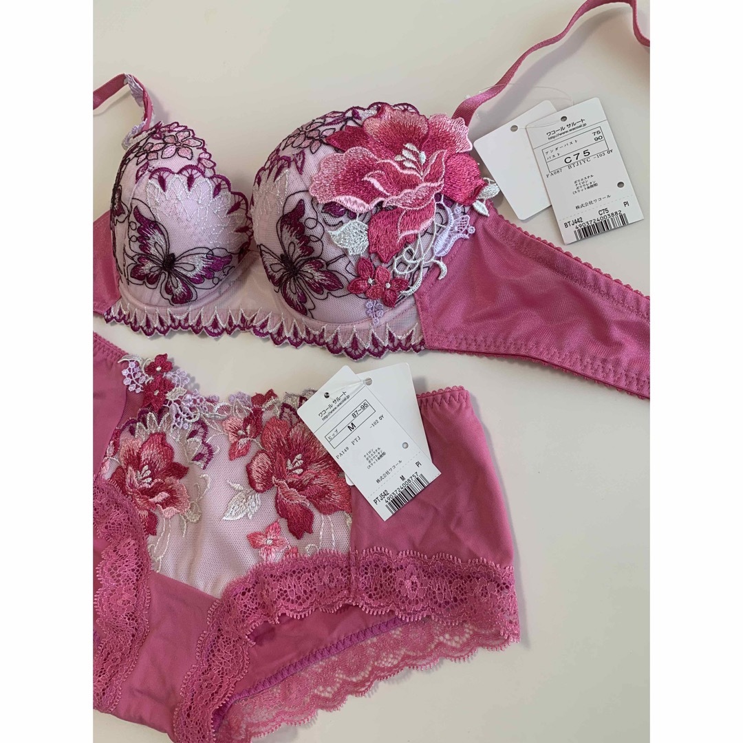 ワコール サルート ブラC75/ショーツM PIの通販 by takayama 2点まとめ