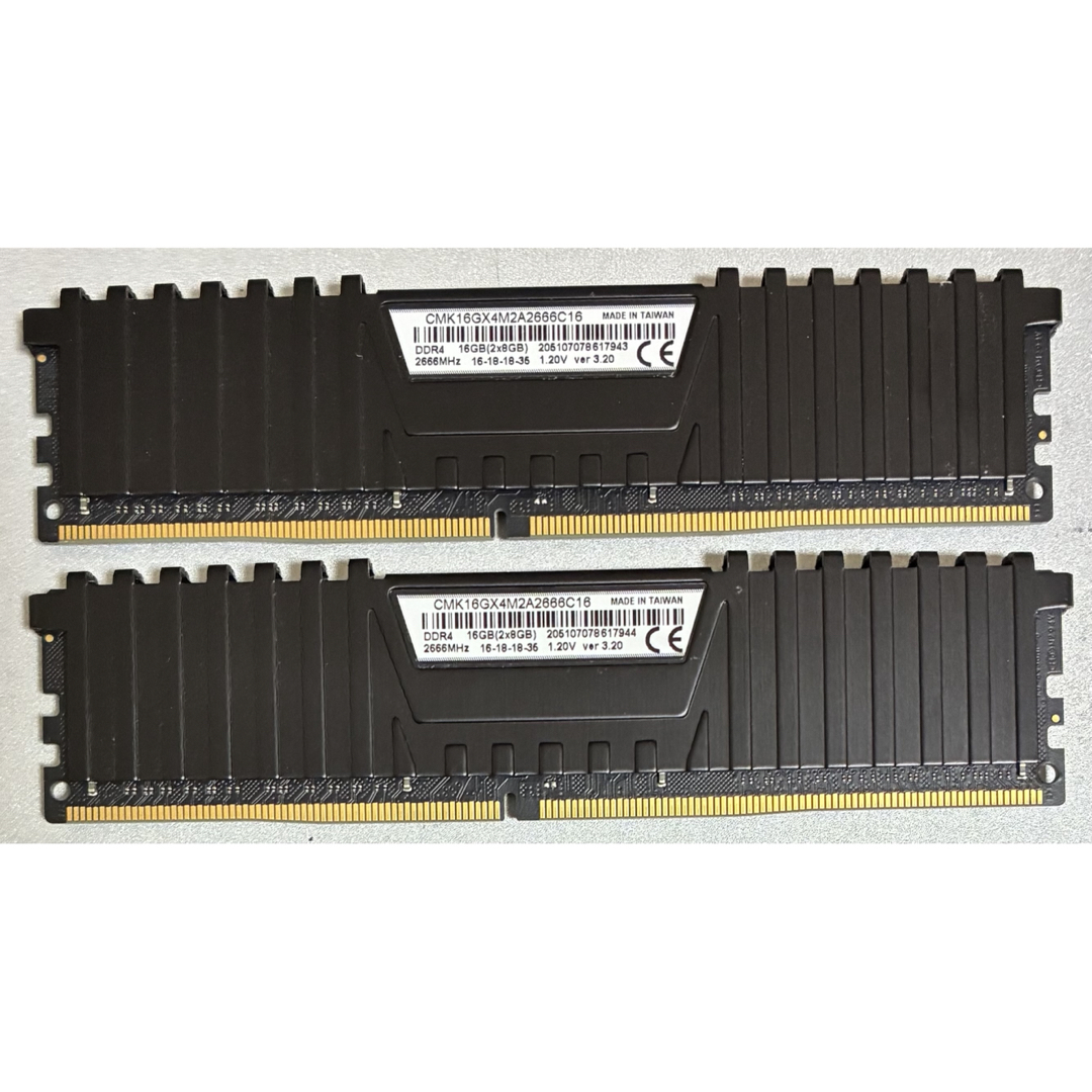 CORSAIR - 【中古】DDR4-2666 16GB(8GB×2枚) CORSAIRの通販 by SG