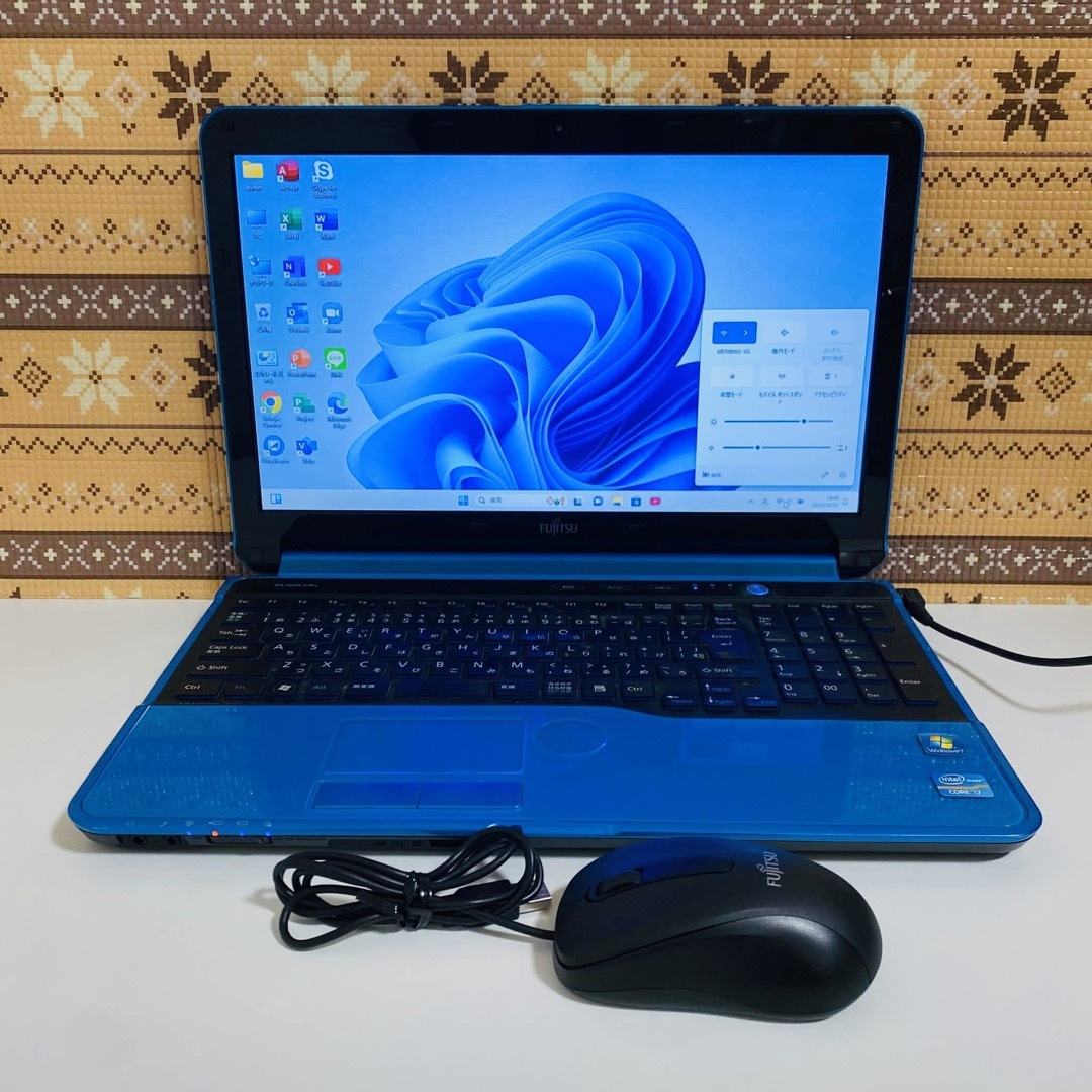 Y976 富士通ノートパソコンWEBカメラi7高速SSDサクサクWindow11