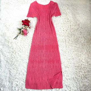 PLEATS PLEASE ISSEY MIYAKE（ピンク/桃色系）のフリマアイテム一覧