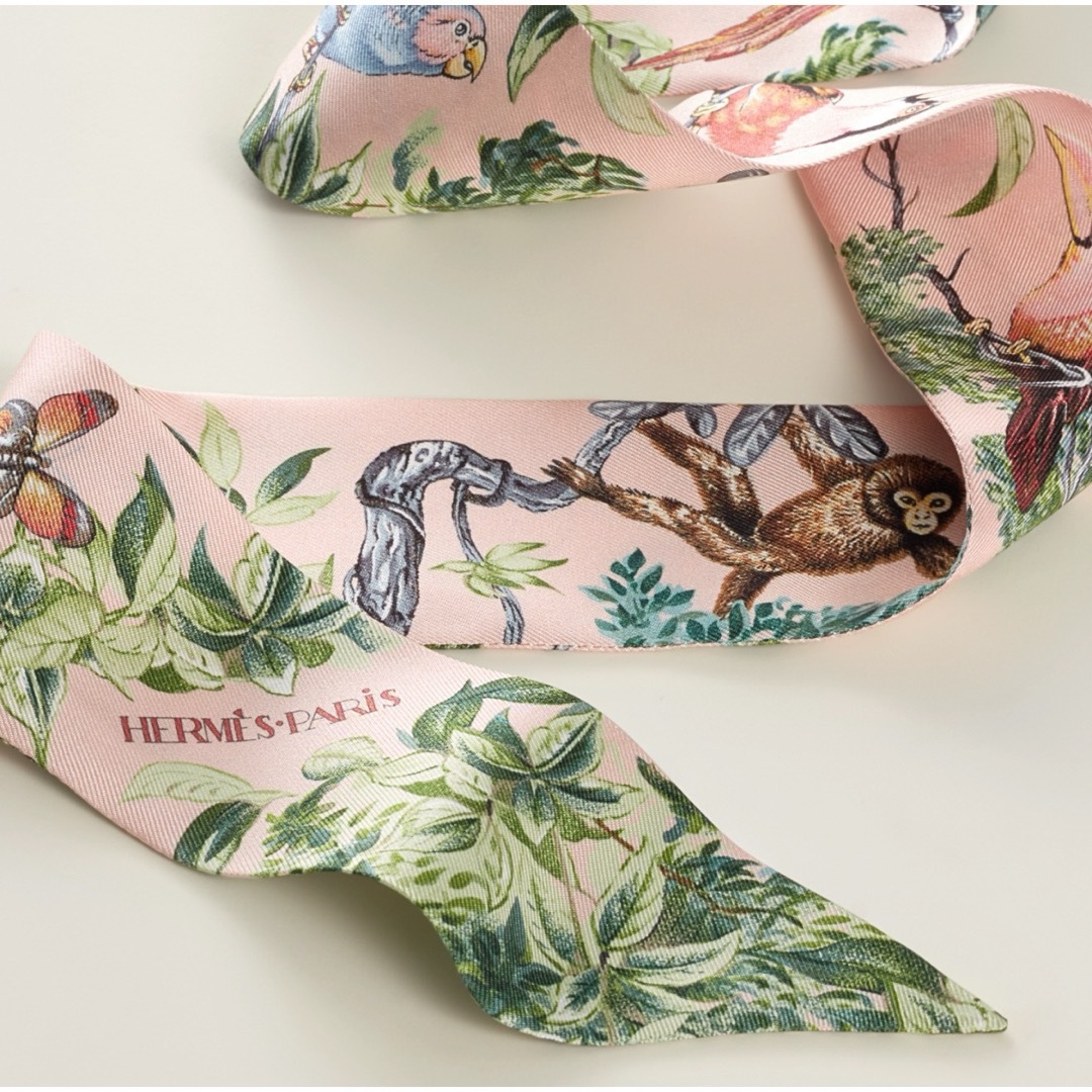 HERMES - 値下げ！新品 エルメス ツイリー 《赤道直下》 ピンク 26春夏