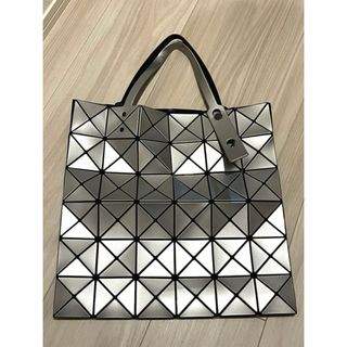 ISSEY MIYAKE（バッグ ・ シルバー/銀色系）のフリマアイテム一覧