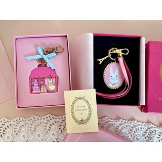 LADUREE - PARIS LADUREE PARISラデュレ限定キーホルダー 新品未使用の