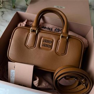 MIU MIU（バッグ ・ ブラウン/茶色系）のフリマアイテム一覧