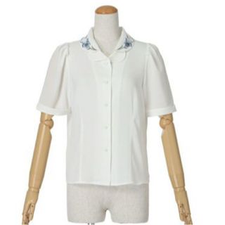 マチャット machatt メタリックパフブラウス（ゴールド）の通販 by こ