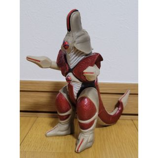 ウルトラマン 怪獣 ソフビ まとめ売り 8体の通販 by はな' s shop｜ラクマ