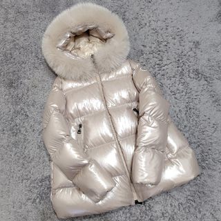 MONCLER（ダウンジャケット ・ ベージュ系）のフリマアイテム一覧