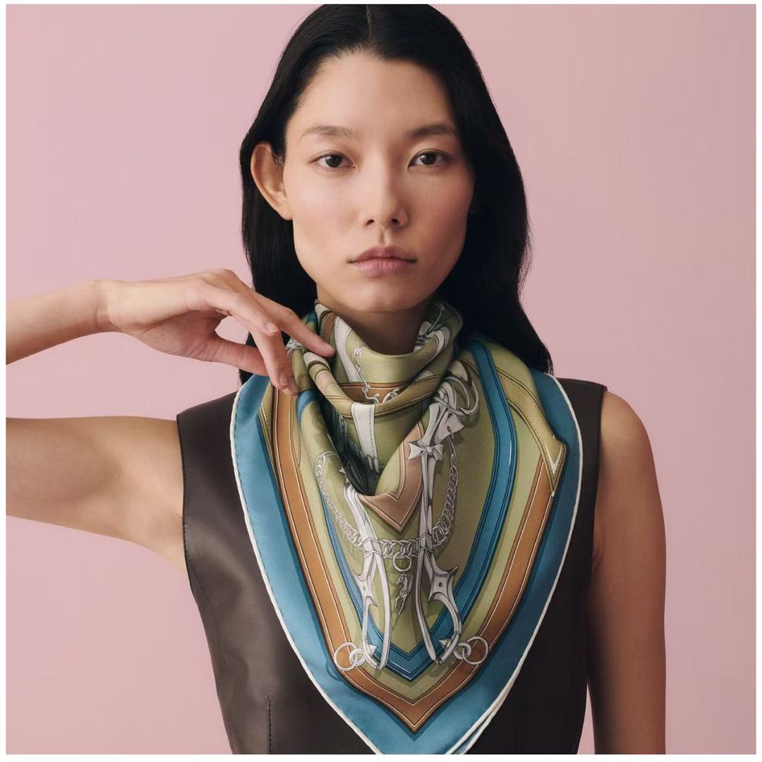 HERMES - 新品未使用 HERMES 26ss カレ 90 《伝説のハーネス》の通販