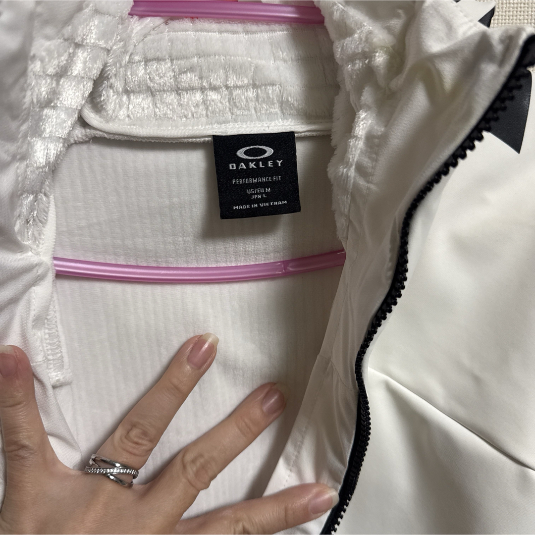 防寒対策に！OAKLEY フード付き裏地ベロア上下 ホワイト Oakley - 防寒
