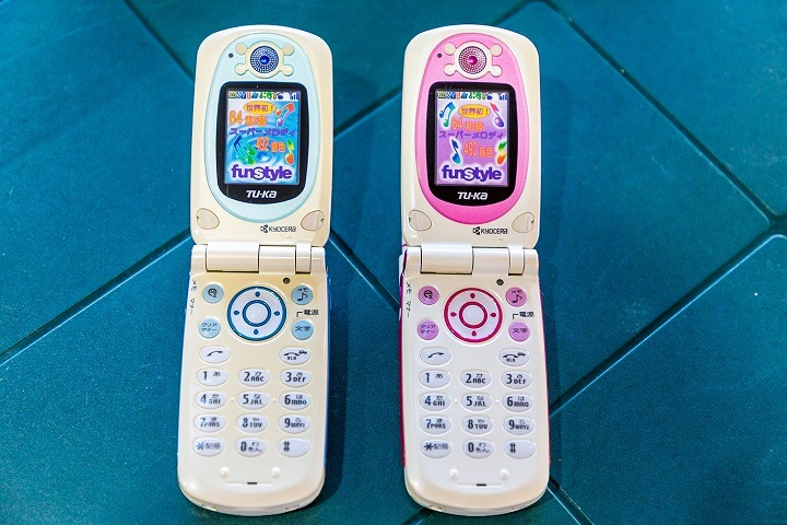 ケータイ・スマホの展示用サンプル「モック」の専門店 法人客やマニア