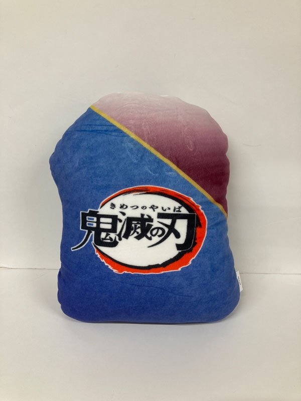 鬼滅の刃 ダイカットクッション（冨岡義勇） : 鬼滅の刃 | HMV&BOOKS