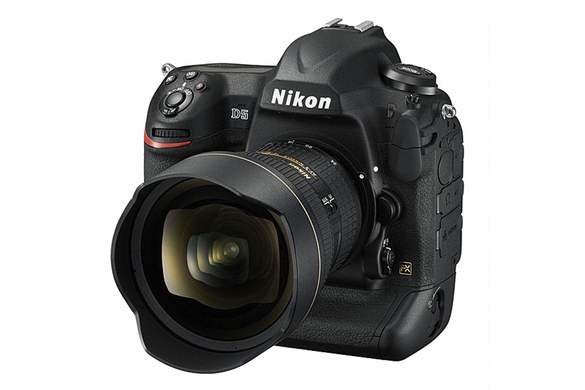 ニコンのフラッグシップ一眼レフ「D5」や、キヤノンのミドルクラス入門
