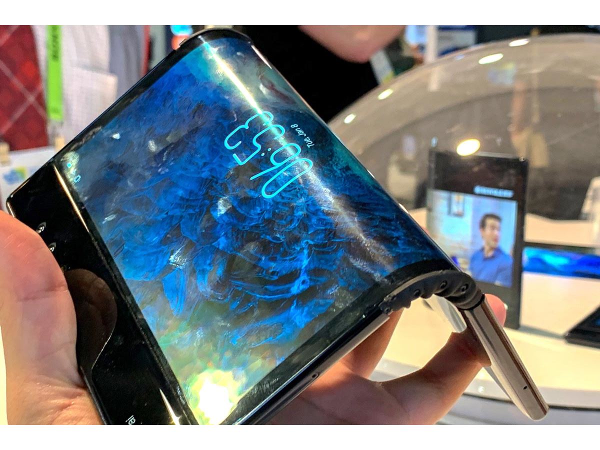 ディスプレイが曲がる折りたたみスマホ「FlexPai」実機ハンズオン