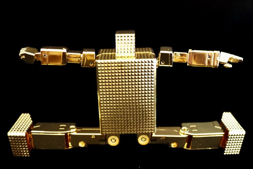 玩具を超えた輝き。「ゴールドライタン」が24金メッキで超合金化