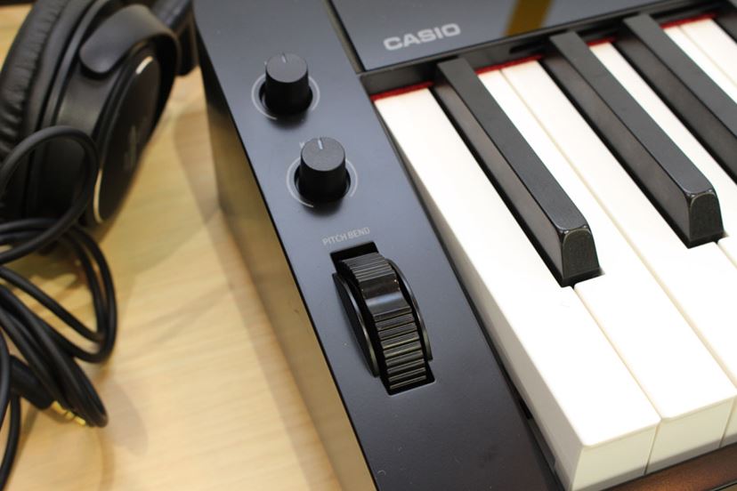 マジでスリム！ カシオ「PX-S1000」は机にスッキリ置きやすい88鍵電子