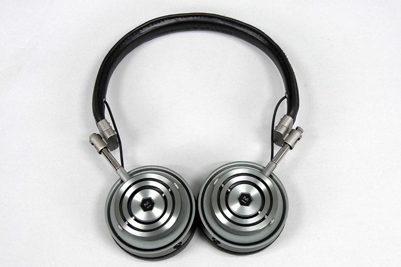 見た目だけじゃない！ 天然皮革の高級ヘッドホン「MH40/MH30」は音も