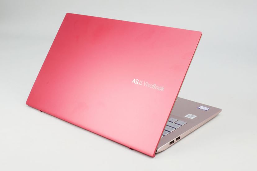 第10世代インテルCPU＆爆速SSD搭載のASUS「VivoBook S15」レビュー