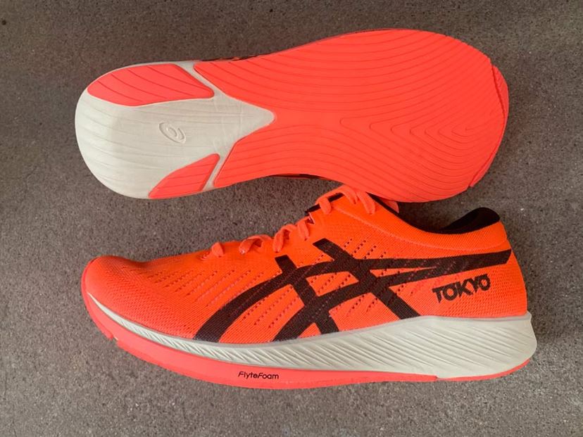 アシックス初のカーボン内蔵レースシューズ「メタレーサー」を72kmラン