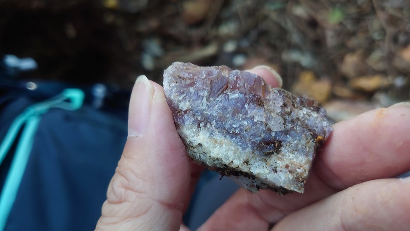 富井鉱山で紫水晶探し | スロイスの石を探すぞ！