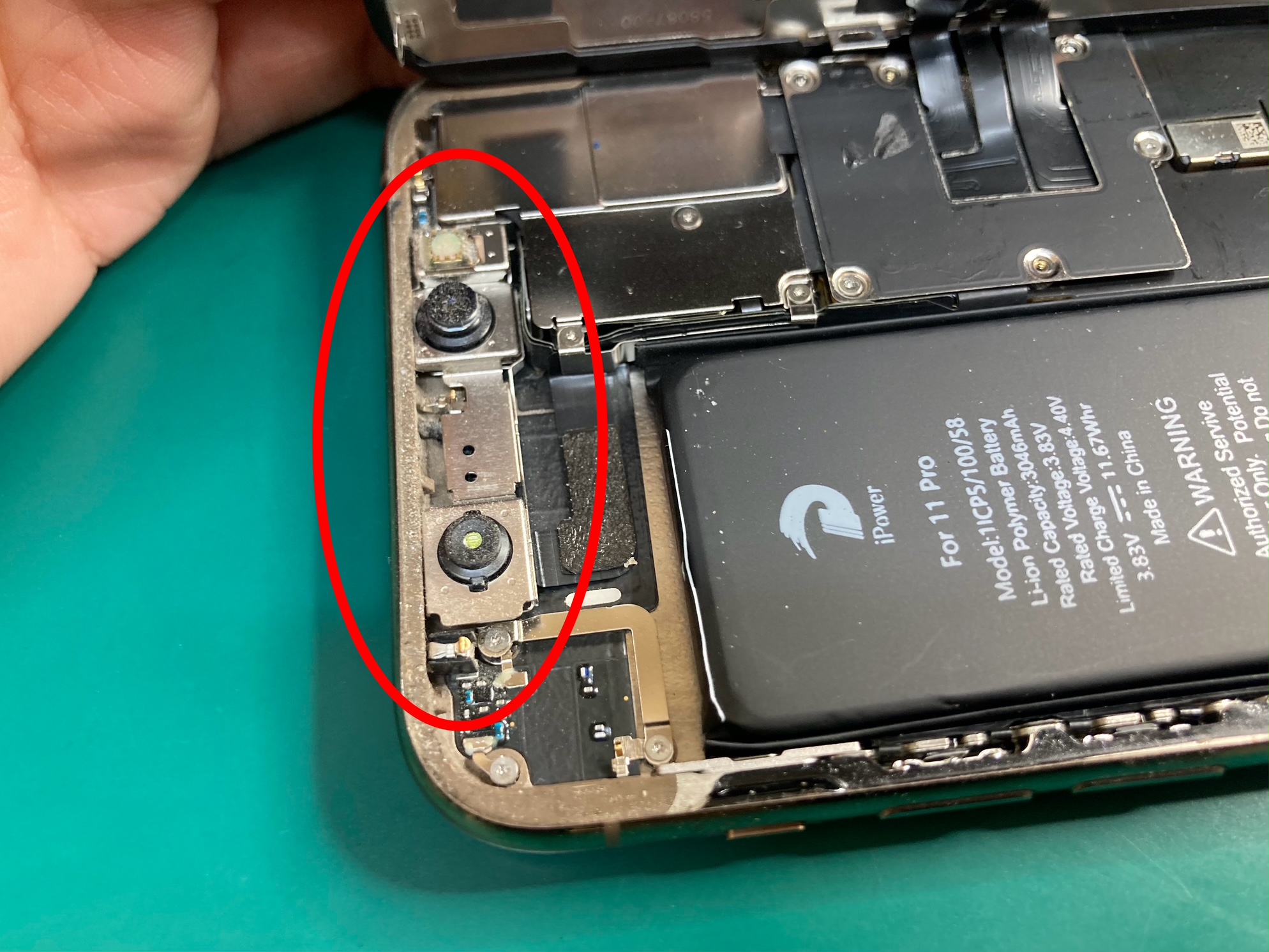 Face ID（顔認証機能）が不安定？チリやホコリが思わぬトラブルの原因