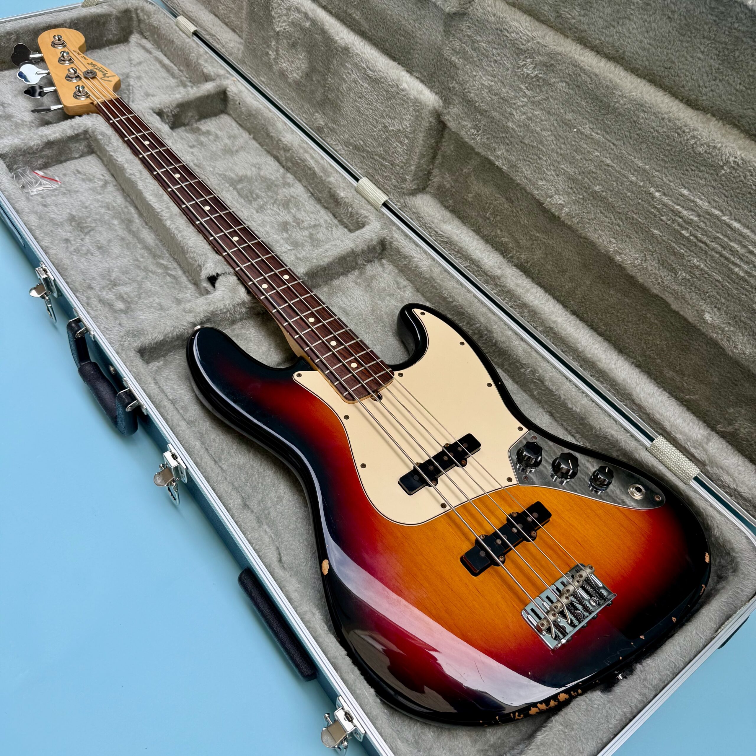 2004 Fender American Series Jazz Bass S-1 Switch 3-Tone Sunburst w