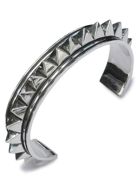 ファンタスティックマン（FANTASTIC MAN）スタッズ バングル 309