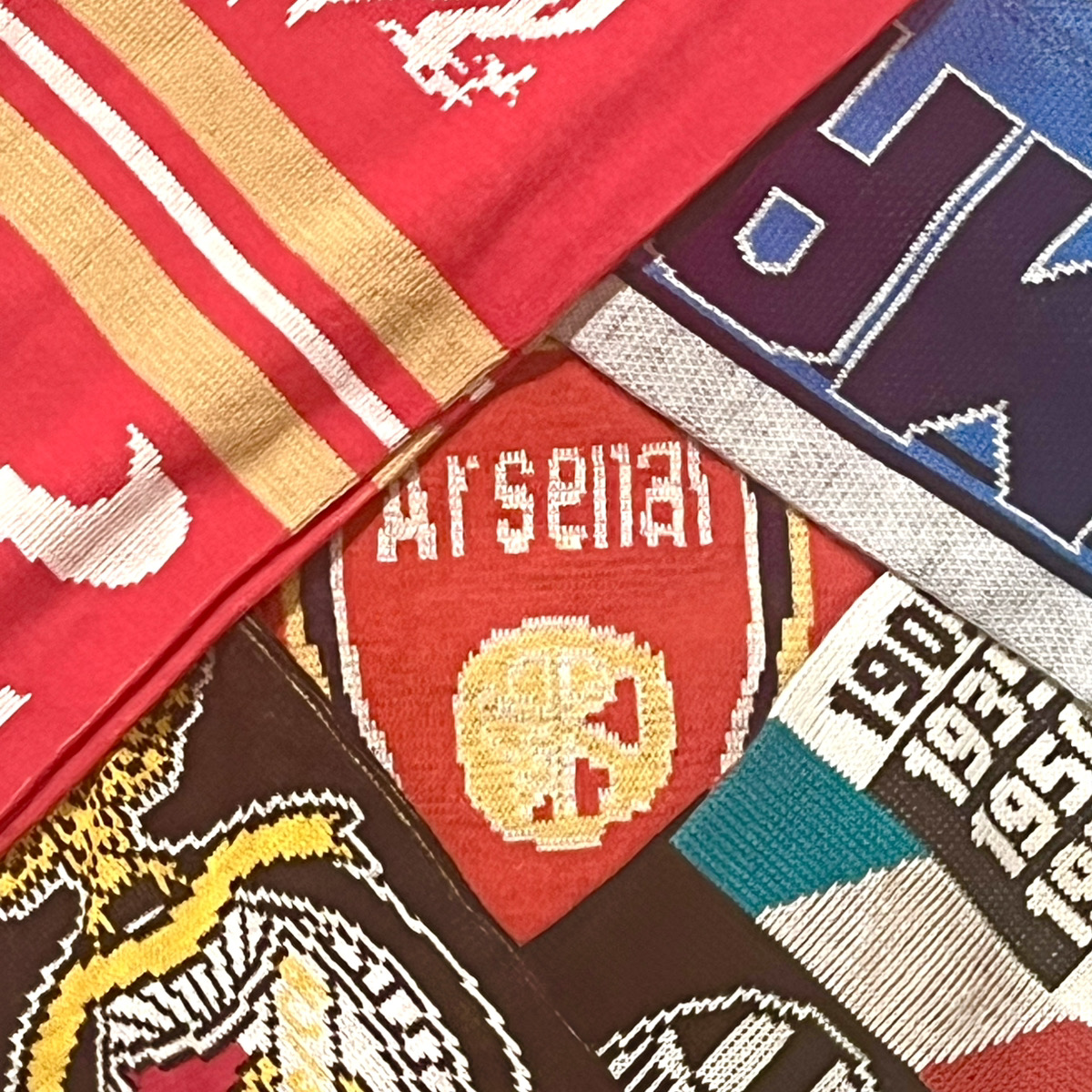 サッカーマフラー特集】ファッションで使いやすい海外サッカーチームは