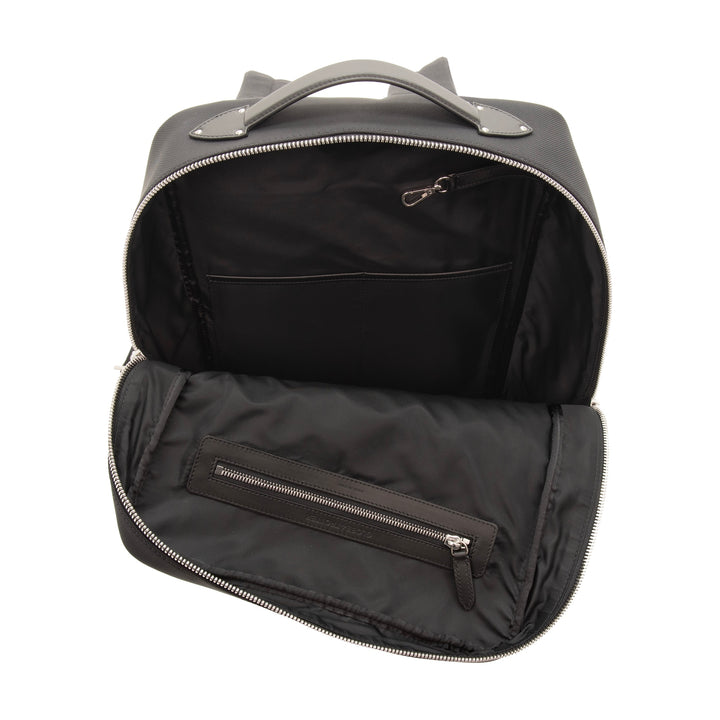 メトロポリス バックパック ブラック | バッグ | グローブ・トロッター