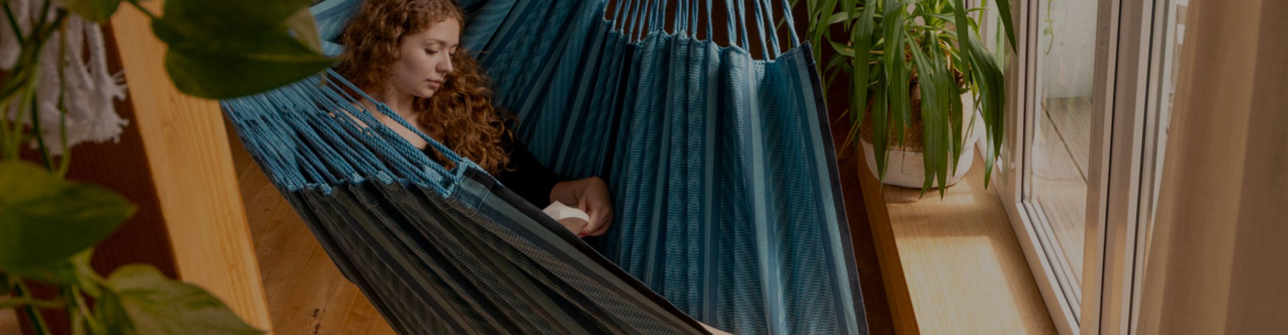 ハンモックチェアとスタンドのセット Udine －ウディネー 2024年夏