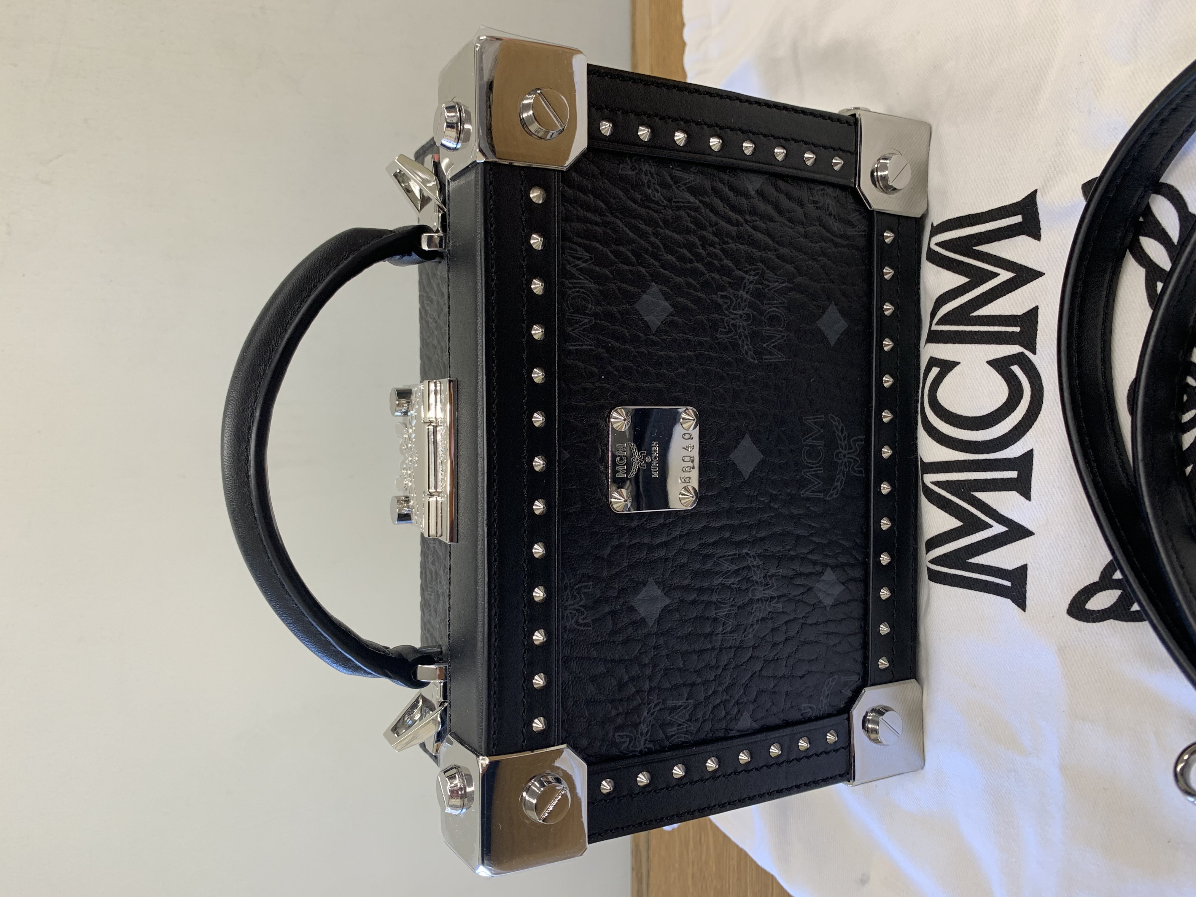 MCM ｳﾞｨｾﾄｽ ｸﾛｽﾎﾞﾃﾞｨﾊﾞｯｸﾞ 未使用品 入荷致しました！ | 八女・久留米