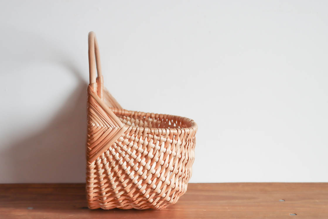 ラトビア ウォールバスケット