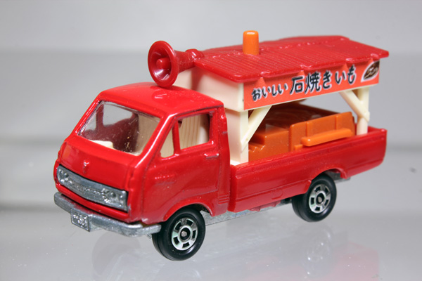 ミニカーショップ ケンボックス トミカ 黒箱☆27☆トヨタハイエース石