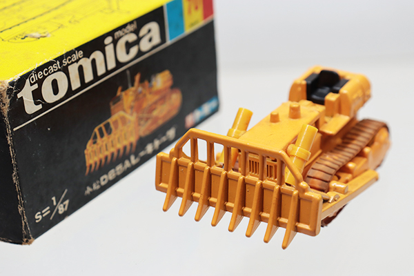 ミニカーショップ ケンボックス トミカ 黒箱☆70-2-1☆コマツD65A